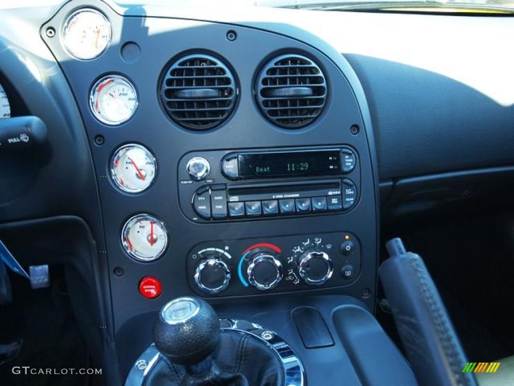 2006 Dodge Viper SRT-10 Coupe Controls Photo #70779062