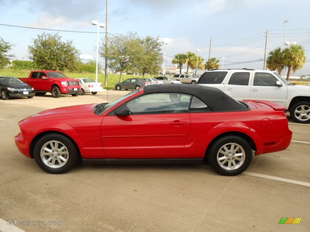 2007 Mustang V6 Premium Convertible - Torch Red / Light Graphite photo #4