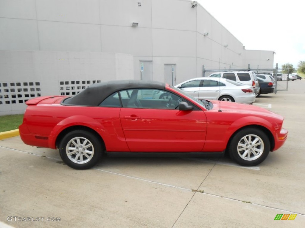 2007 Mustang V6 Premium Convertible - Torch Red / Light Graphite photo #8