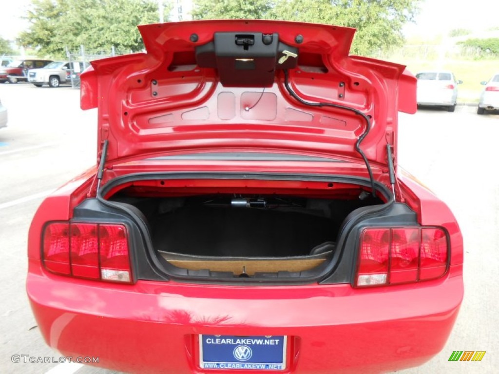 2007 Mustang V6 Premium Convertible - Torch Red / Light Graphite photo #10