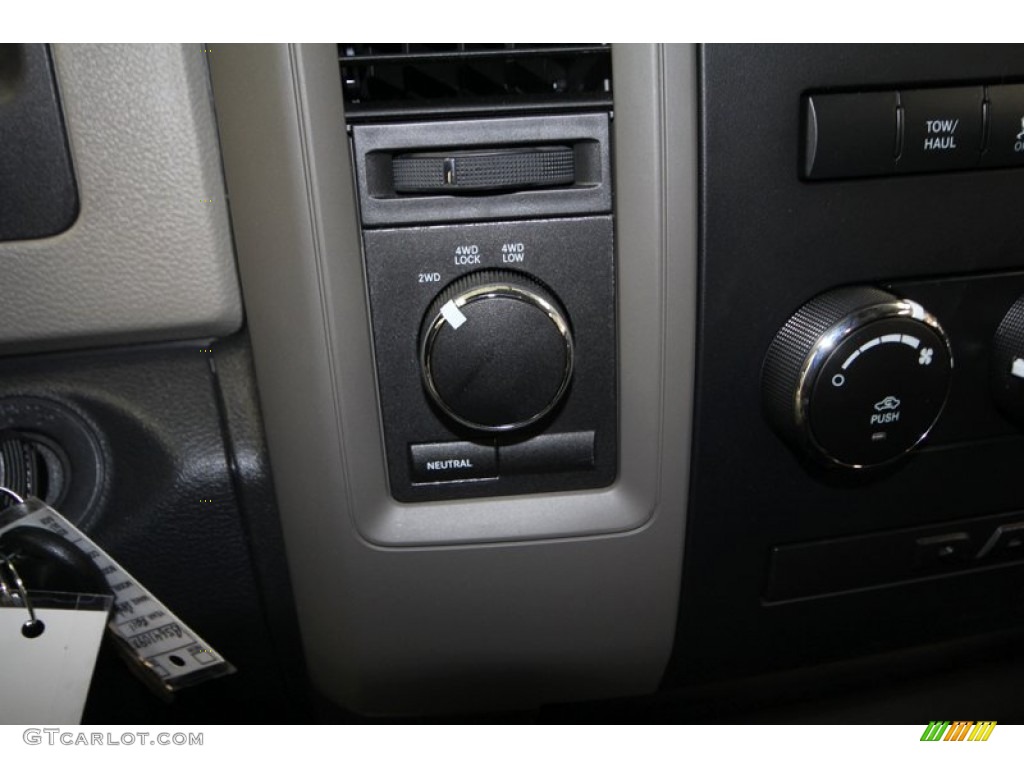 2011 Ram 1500 SLT Quad Cab 4x4 - Rugged Brown Pearl / Dark Slate Gray/Medium Graystone photo #19