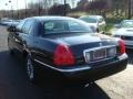 2007 Black Lincoln Town Car Signature Limited  photo #2