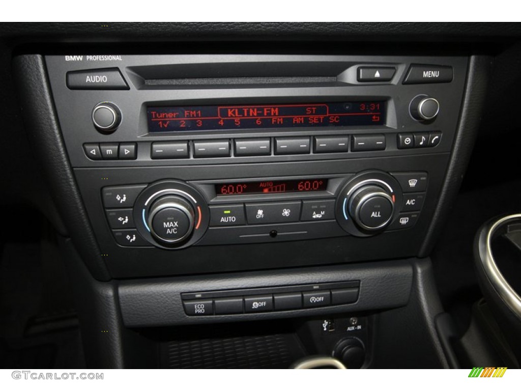 2013 BMW X1 sDrive 28i Controls Photo #70782584