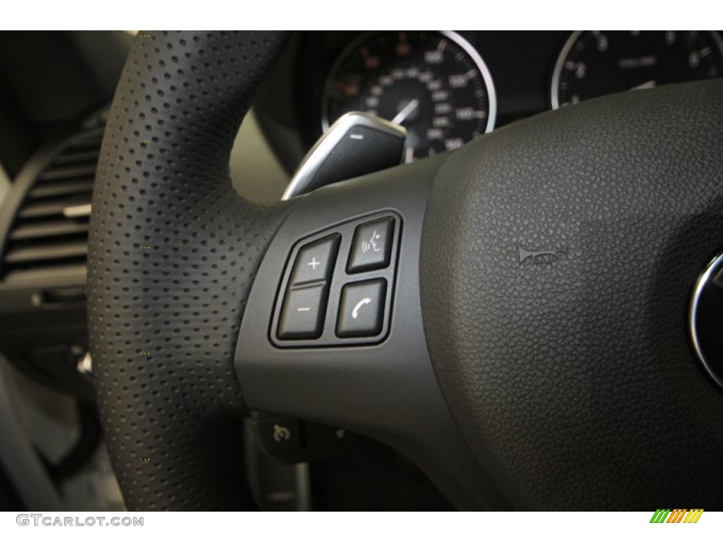 2013 BMW 1 Series 135i Coupe Controls Photo #70782860