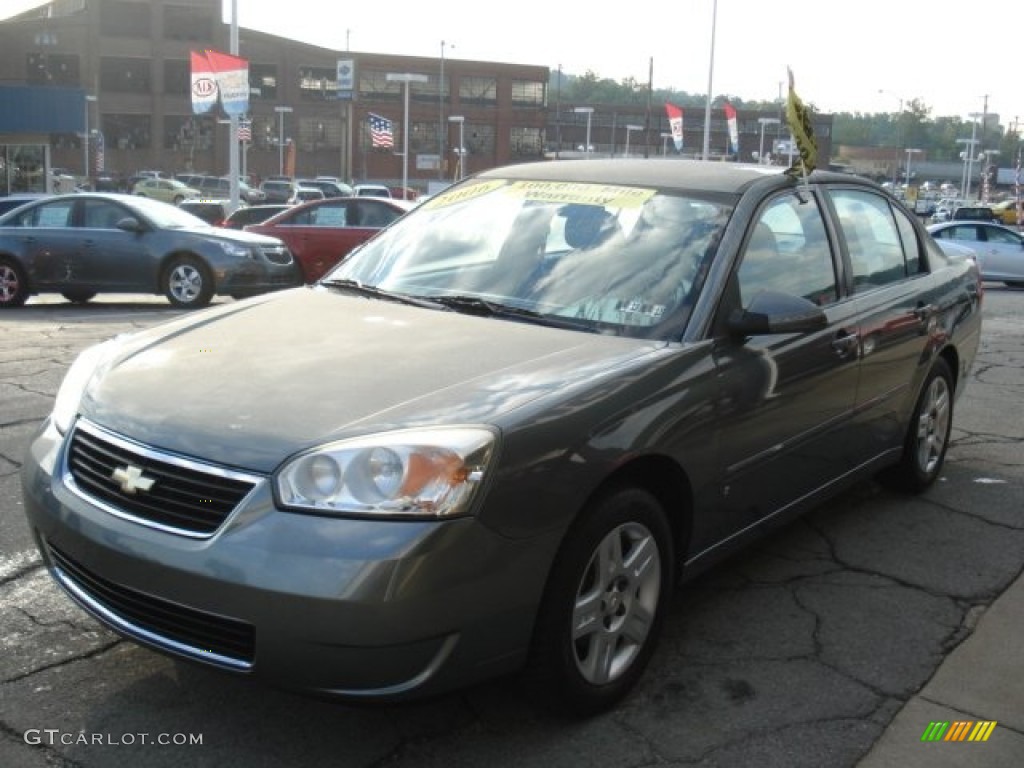 2006 Malibu LT Sedan - Silverstone Metallic / Titanium Gray photo #4
