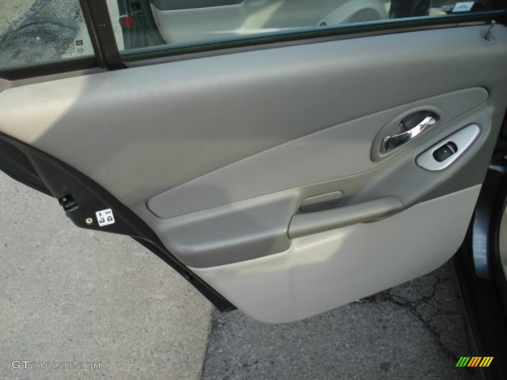 2006 Malibu LT Sedan - Silverstone Metallic / Titanium Gray photo #17
