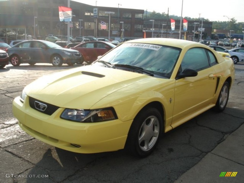 2002 Mustang V6 Coupe - Zinc Yellow / Dark Charcoal photo #4