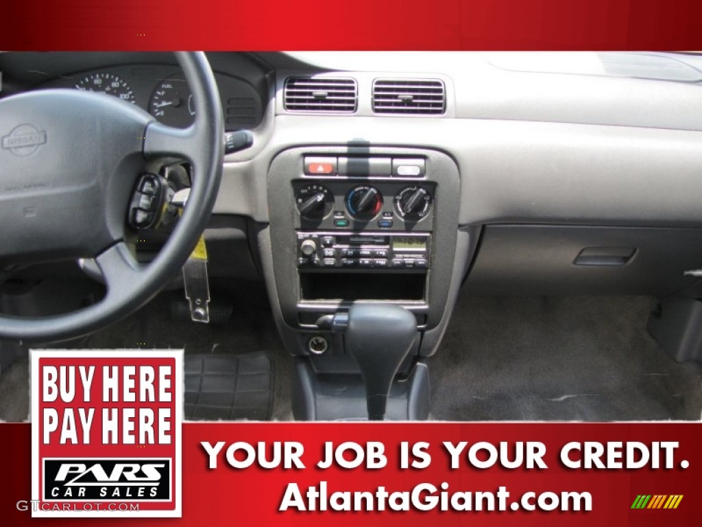 1998 Sentra GXE - Beige Pearl Metallic / Beige photo #10