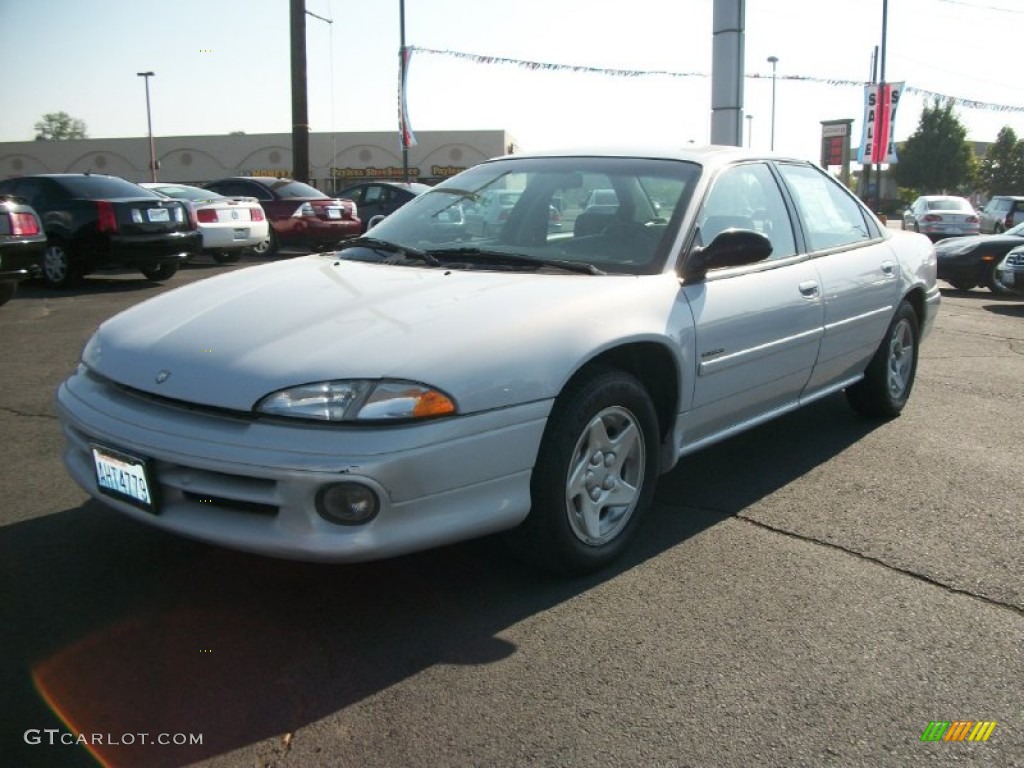 1996 Intrepid  - Bright White / Gray photo #5