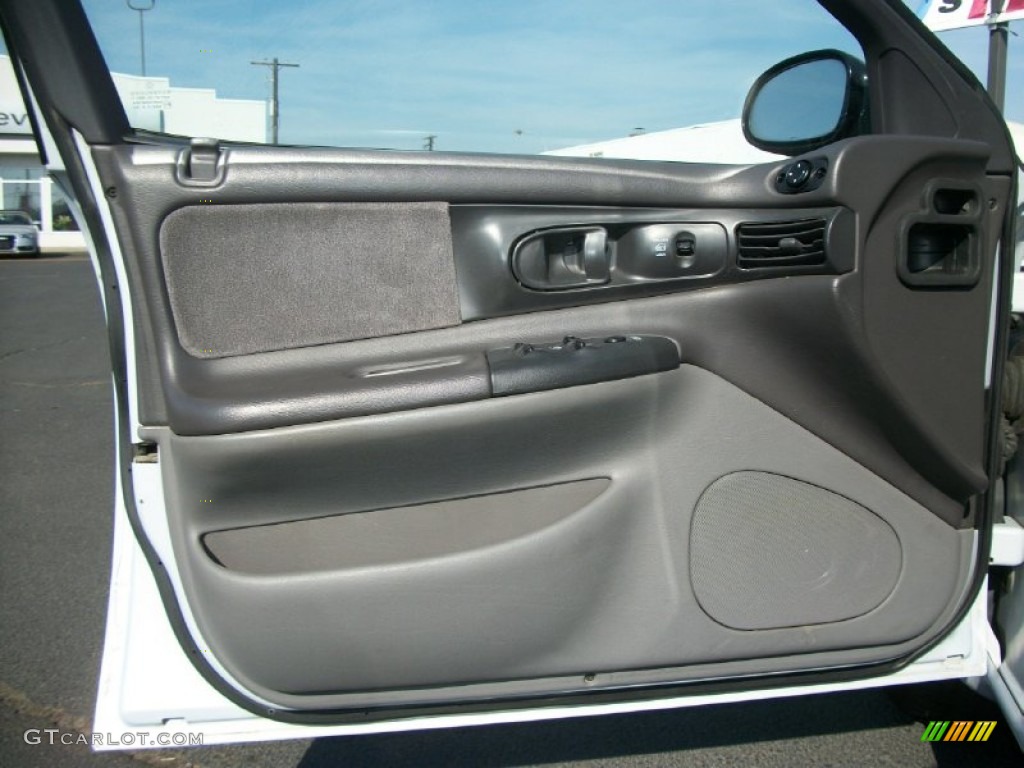 1996 Intrepid  - Bright White / Gray photo #17