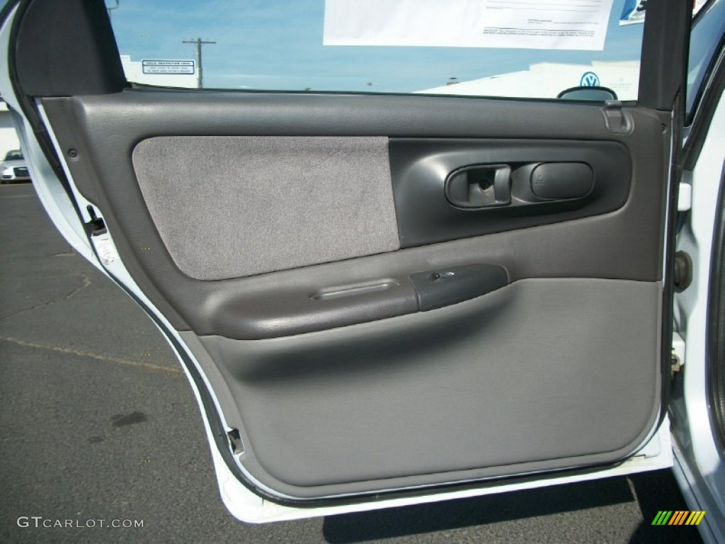 1996 Intrepid  - Bright White / Gray photo #26