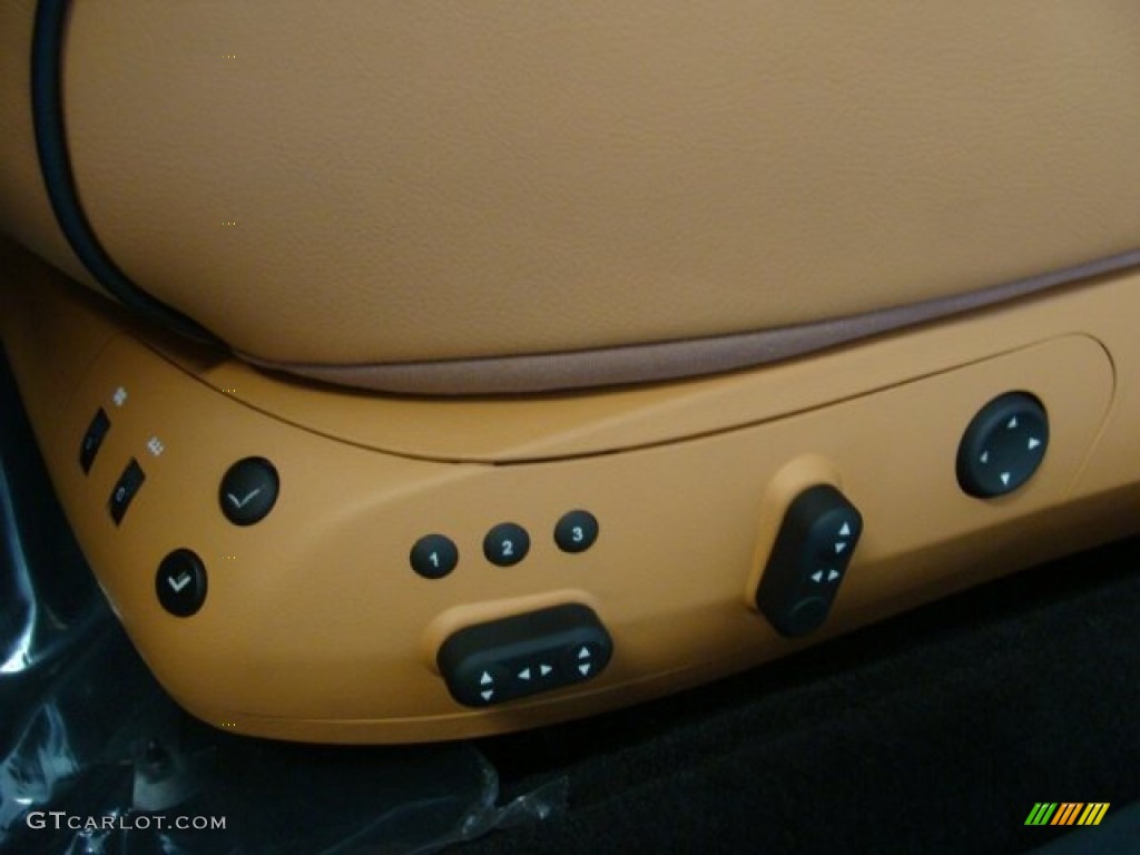 2013 Maserati Quattroporte S Controls Photo #70795649