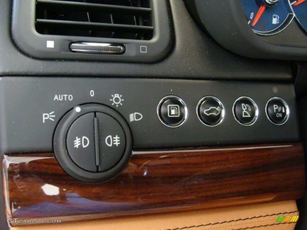 2013 Maserati Quattroporte S Controls Photo #70795667