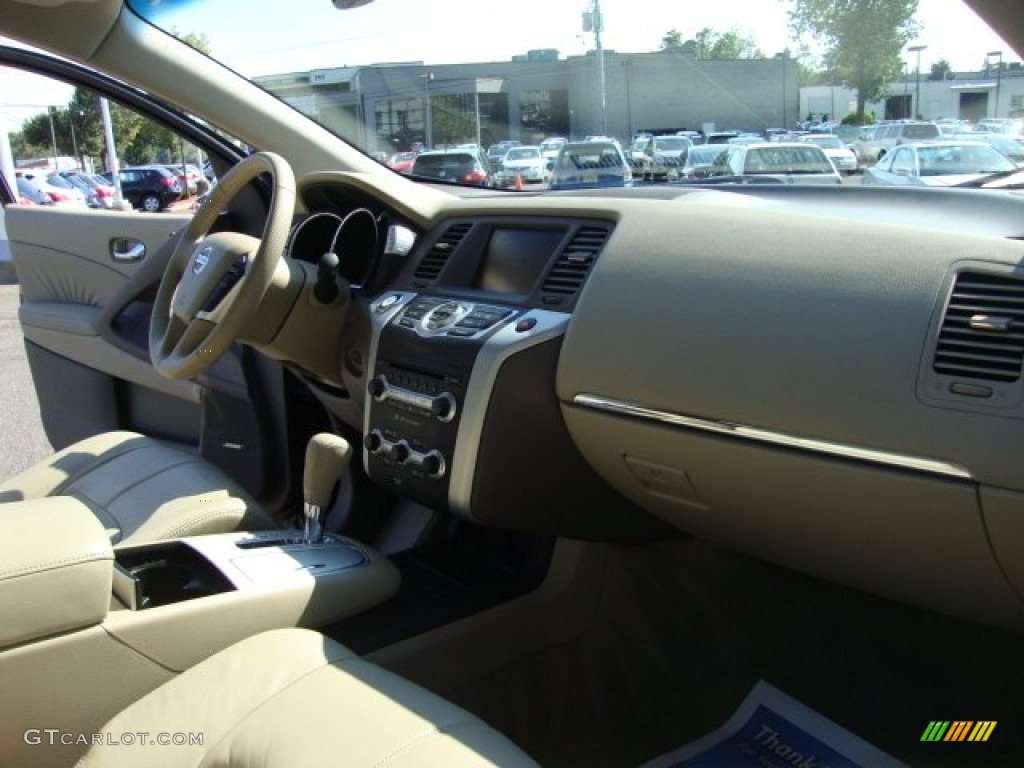 2010 Murano SL AWD - Super Black / Beige photo #28