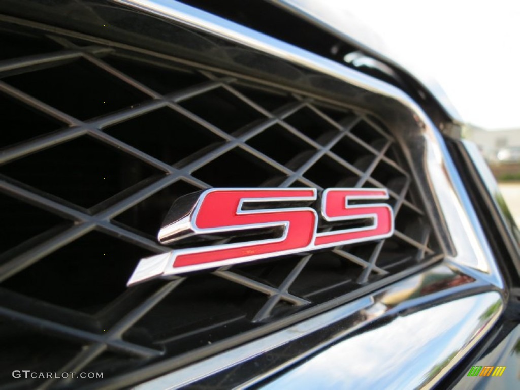 2007 Chevrolet Monte Carlo SS Marks and Logos Photos
