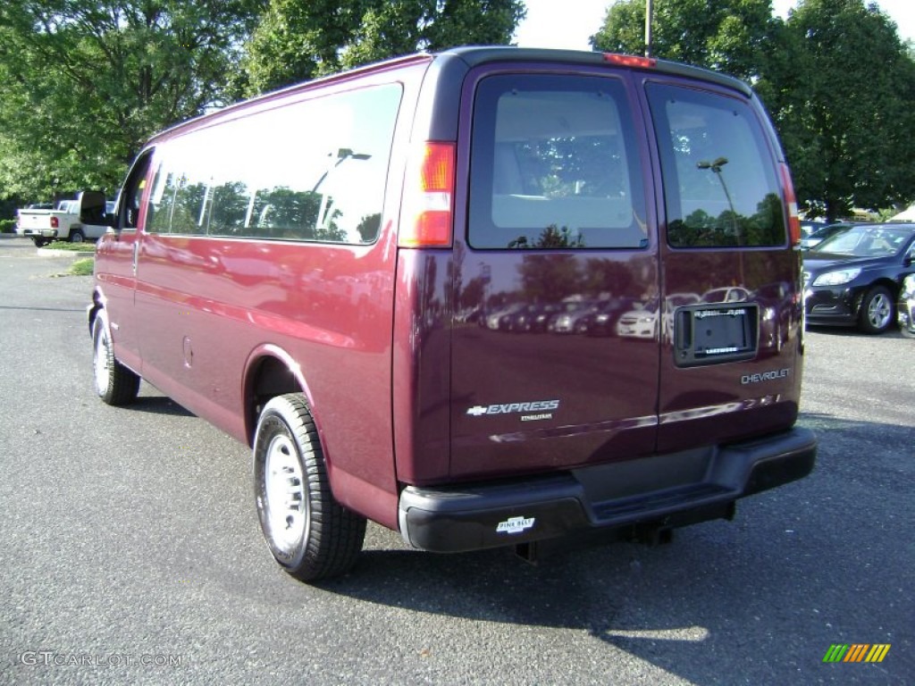 2005 Express 3500 15 Passenger Van - Berry Red Metallic / Neutral photo #6