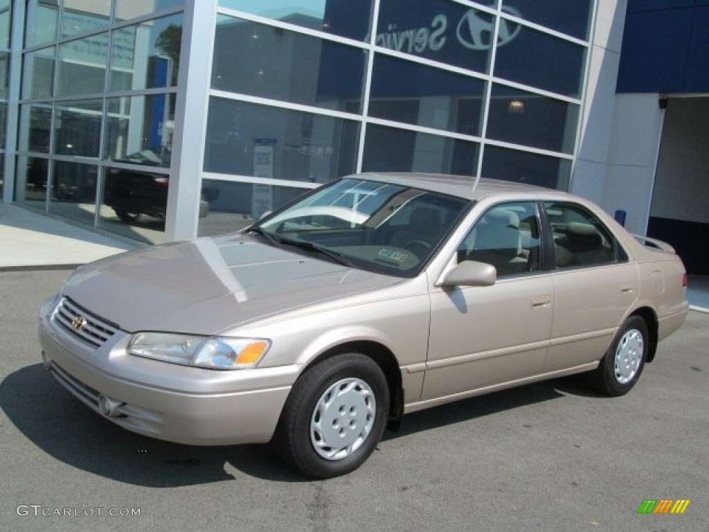 1999 Camry LE - Cashmere Beige Metallic / Oak photo #1