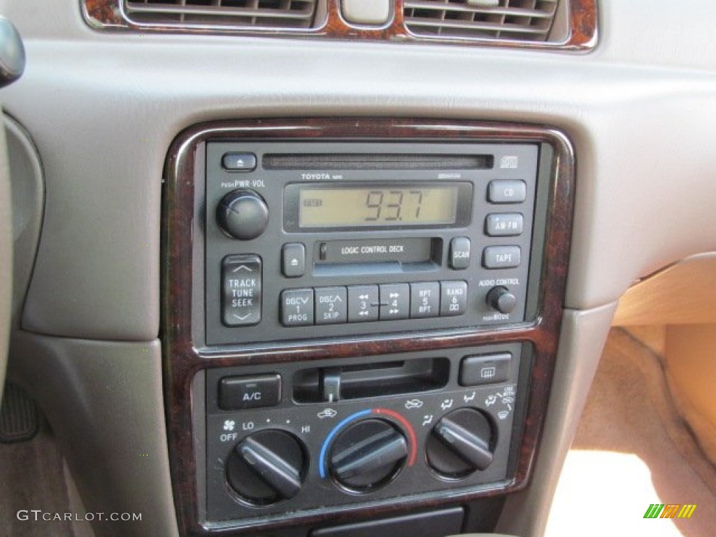 1999 Camry LE - Cashmere Beige Metallic / Oak photo #18