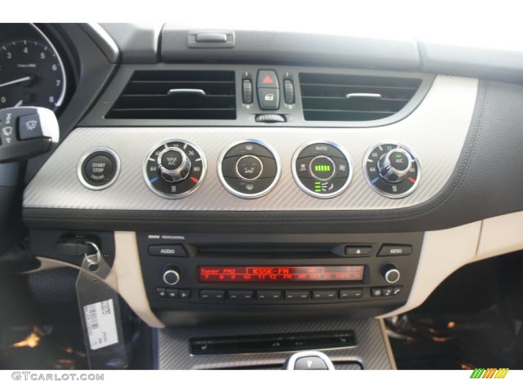 2013 BMW Z4 sDrive 28i Controls Photo #70814927