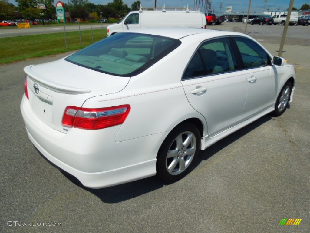 2009 Camry SE - Super White / Ash photo #6