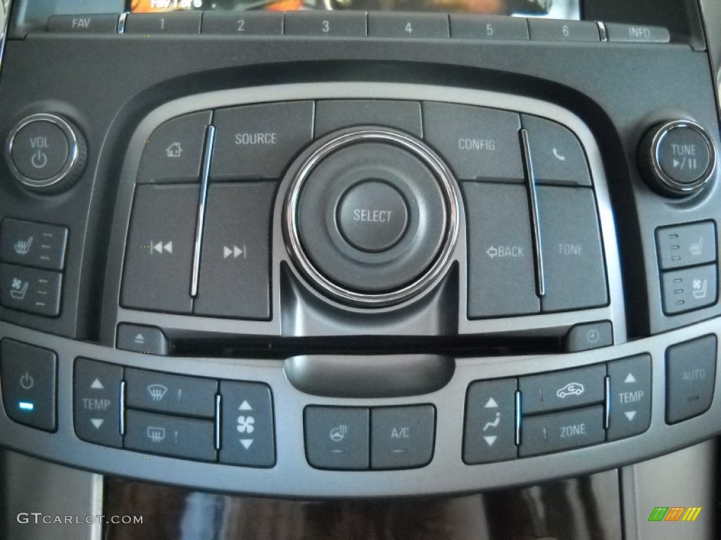 2013 Buick LaCrosse FWD Controls Photo #70816439