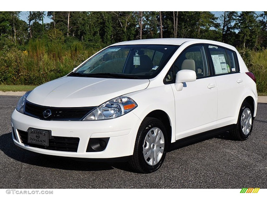 2012 Versa 1.8 S Hatchback - Fresh Powder White / Beige photo #1