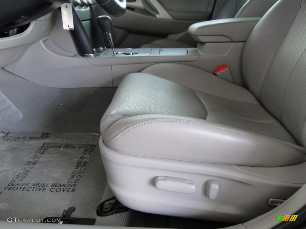 2009 Toyota Camry SE Front Seat Photo #70822158