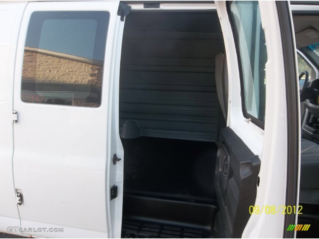 2003 Express 3500 Extended Cargo Van - Summit White / Medium Dark Pewter photo #12