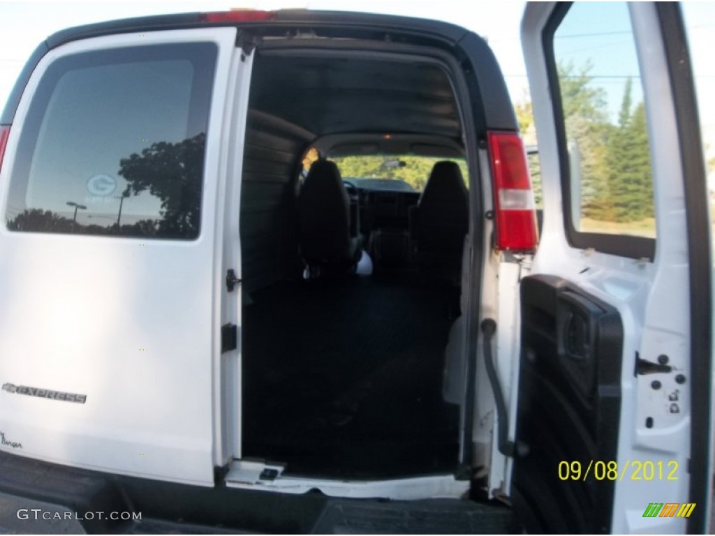 2003 Express 3500 Extended Cargo Van - Summit White / Medium Dark Pewter photo #15