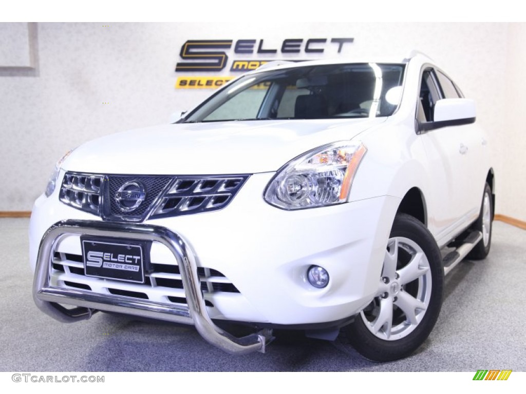 2011 Rogue SV AWD - Pearl White / Black photo #1