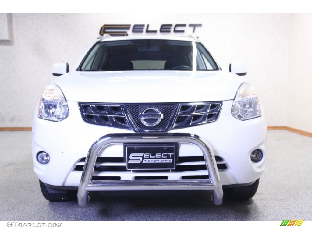 2011 Rogue SV AWD - Pearl White / Black photo #2