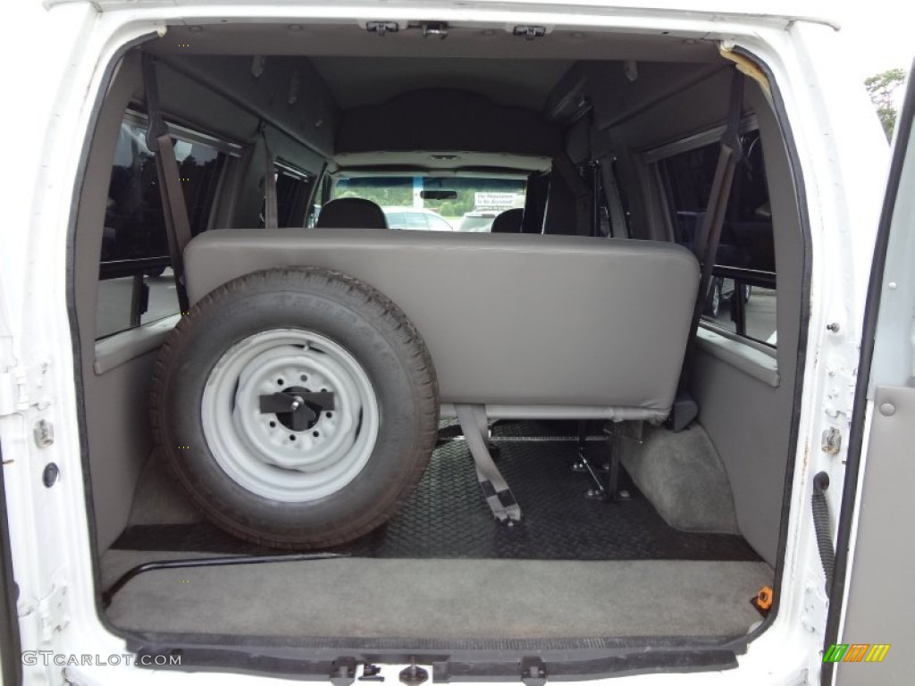 2001 E Series Van E250 Wheelchair Access - Oxford White / Medium Graphite photo #6