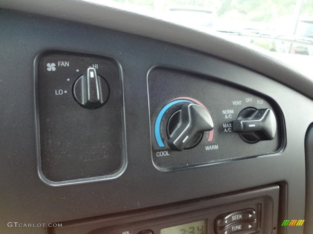 2001 Ford E Series Van E250 Wheelchair Access Controls Photo #70826906