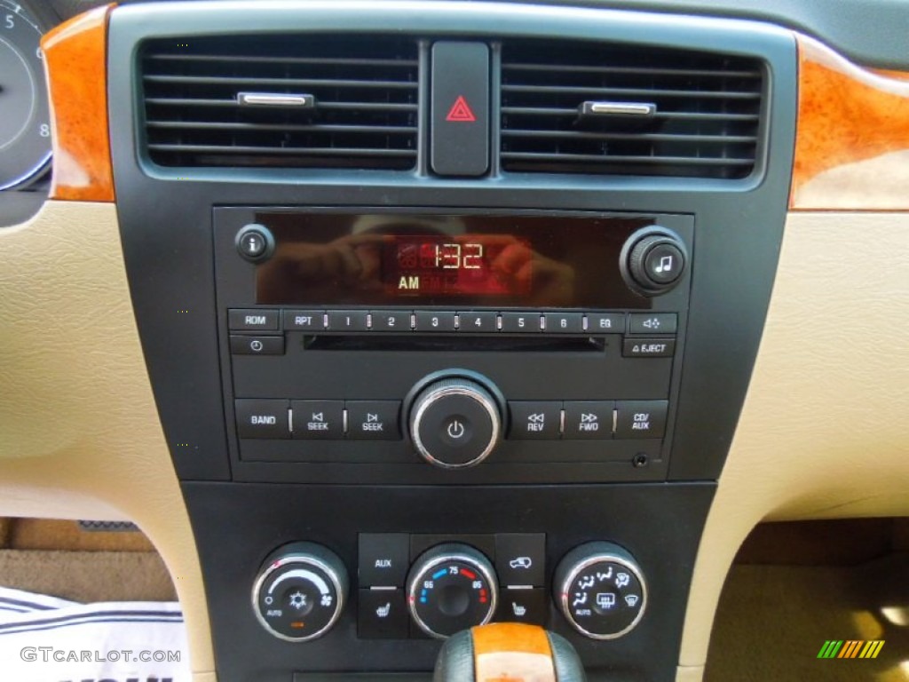 2007 XL7 Luxury AWD - Prairie Gold Metallic / Beige photo #13