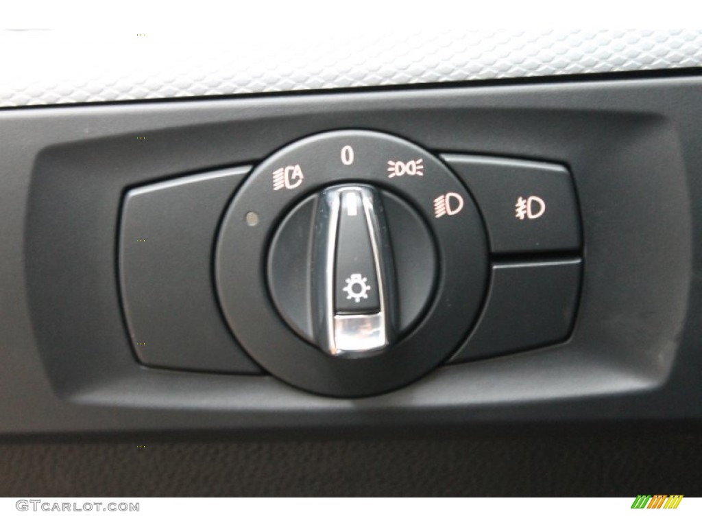 2009 BMW 3 Series 335xi Coupe Controls Photo #70827765