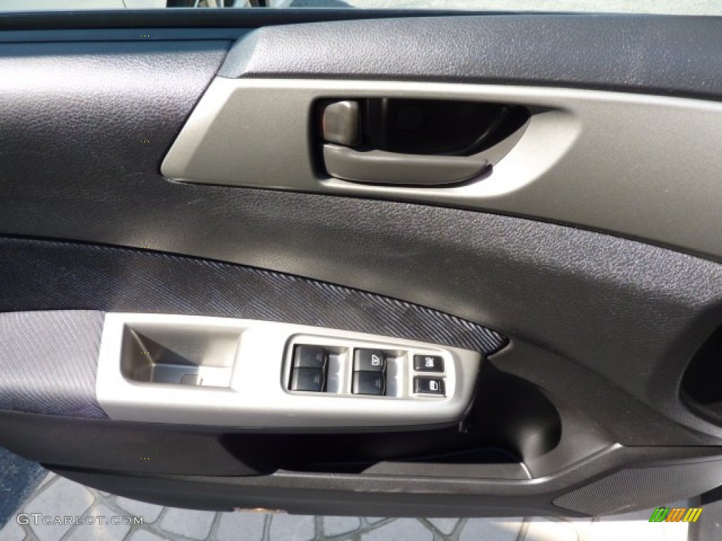 2010 Forester 2.5 X Premium - Spark Silver Metallic / Black photo #16