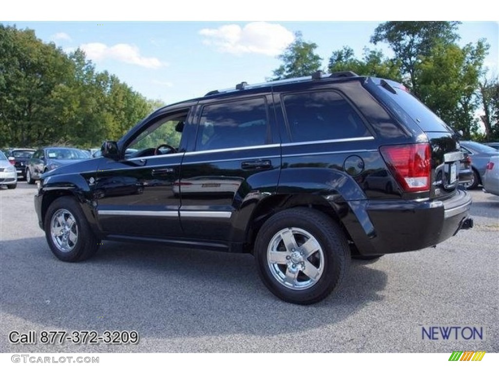 2007 Grand Cherokee Overland 4x4 - Black / Medium Slate Gray photo #50