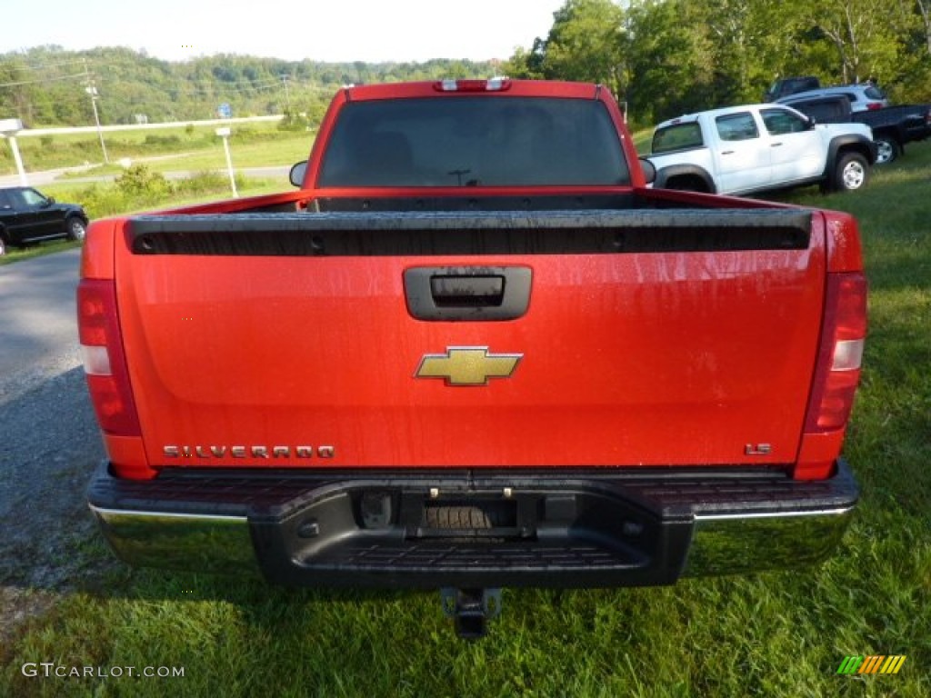 2008 Silverado 1500 LS Regular Cab 4x4 - Victory Red / Dark Titanium photo #6