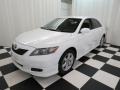 Super White - Camry SE Photo No. 3