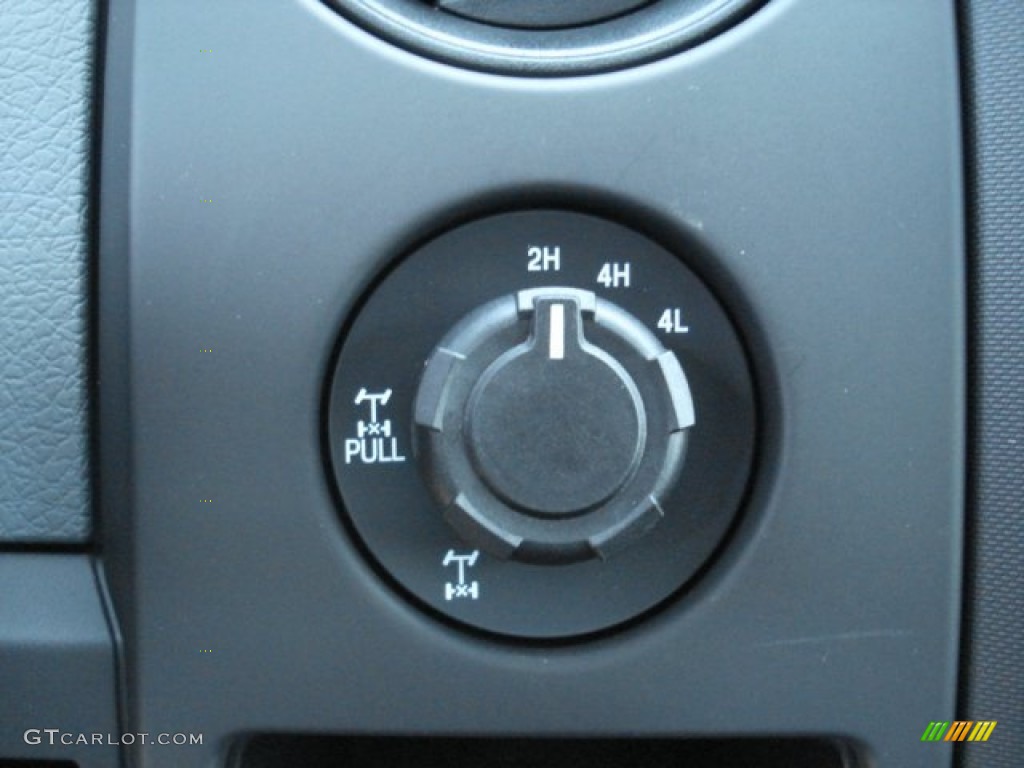 2013 Ford F150 STX SuperCab 4x4 Controls Photo #70843872