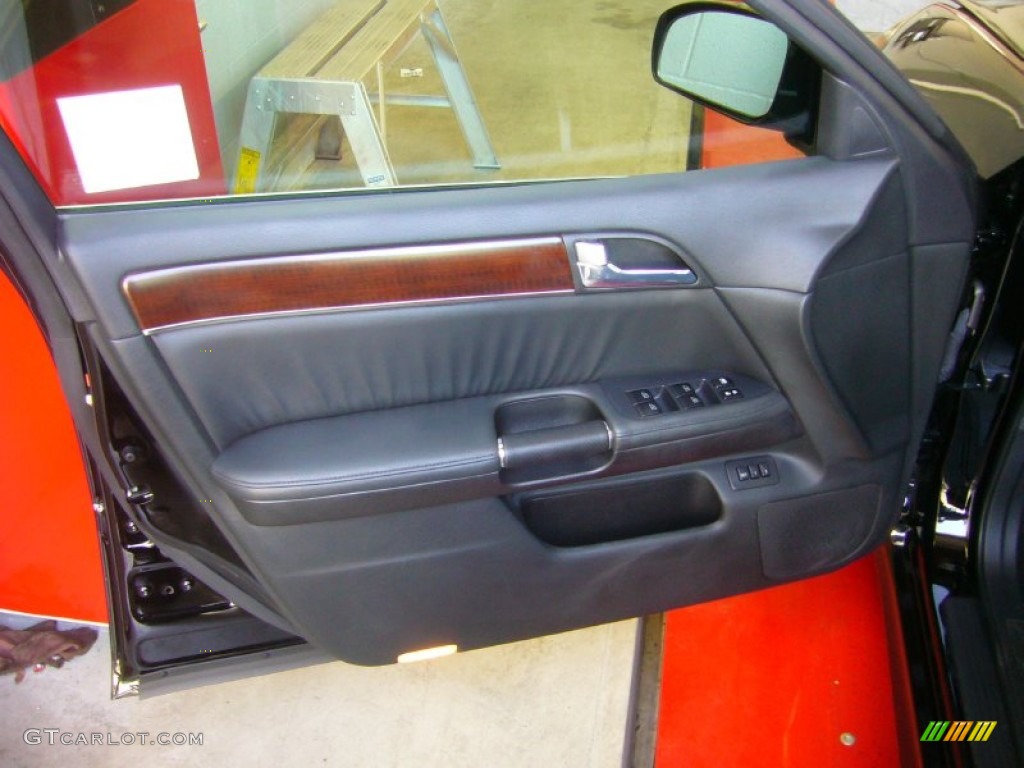 2010 Infiniti M 45 Sedan Graphite Door Panel Photo #70844556