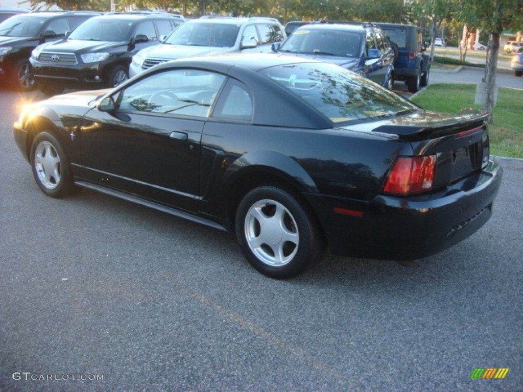 2002 Mustang V6 Coupe - Black / Medium Graphite photo #5