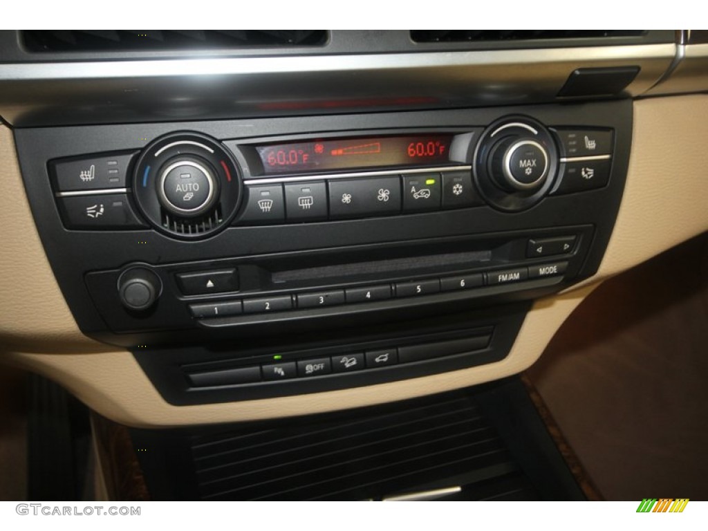 2010 BMW X5 xDrive30i Controls Photo #70848483