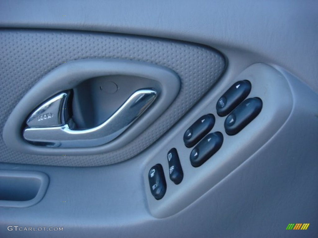 2001 Mazda Tribute DX V6 Controls Photo #70849266