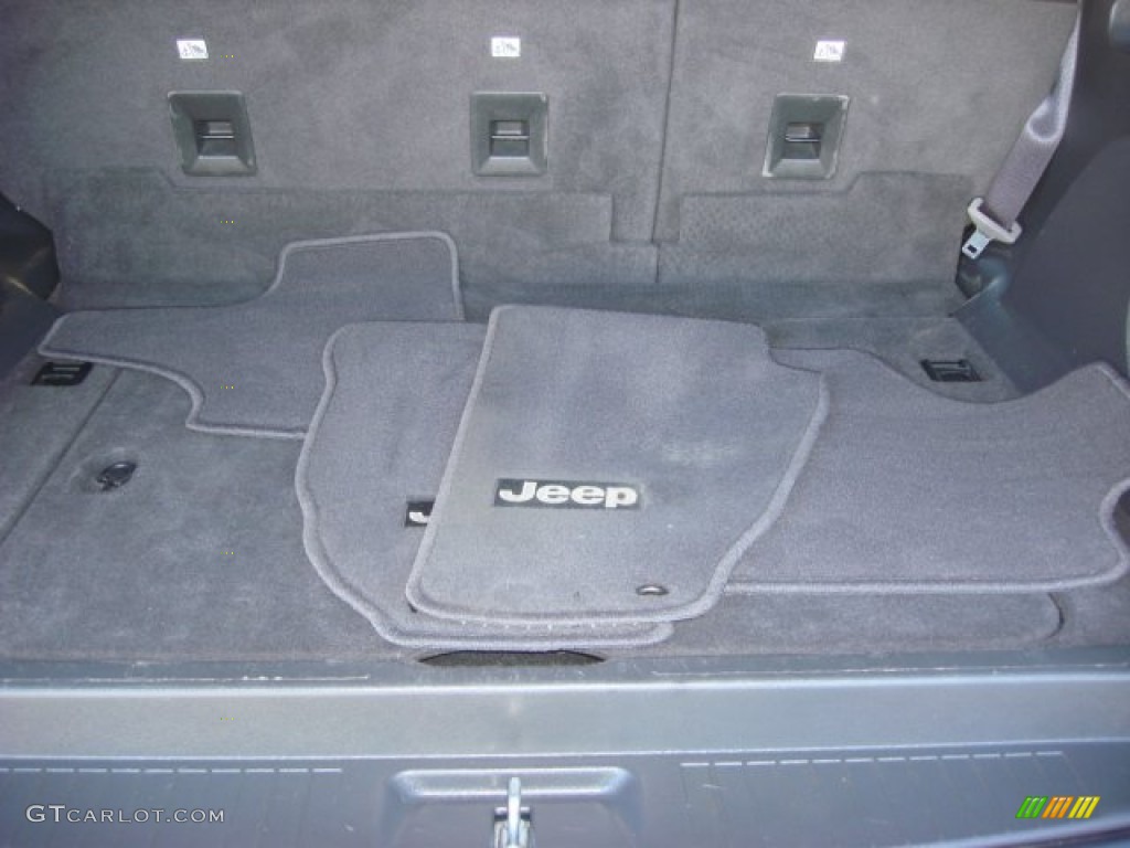 2011 Liberty Renegade 4x4 - Natural Green Metallic / Dark Slate Gray photo #12