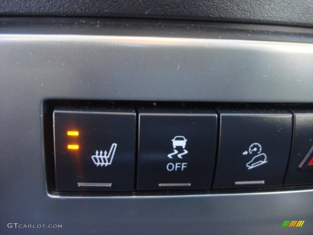 2011 Liberty Renegade 4x4 - Natural Green Metallic / Dark Slate Gray photo #20