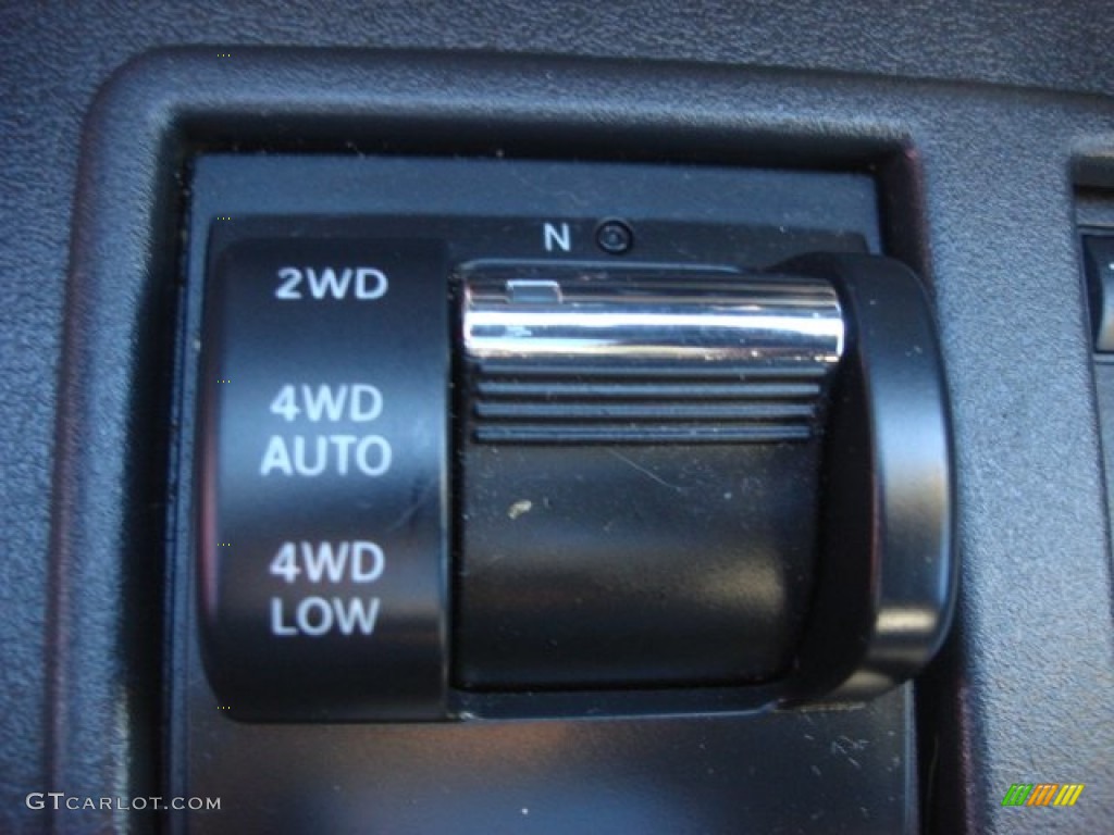 2011 Liberty Renegade 4x4 - Natural Green Metallic / Dark Slate Gray photo #21