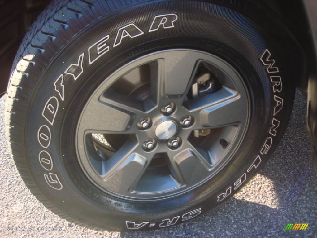 2011 Liberty Renegade 4x4 - Natural Green Metallic / Dark Slate Gray photo #25