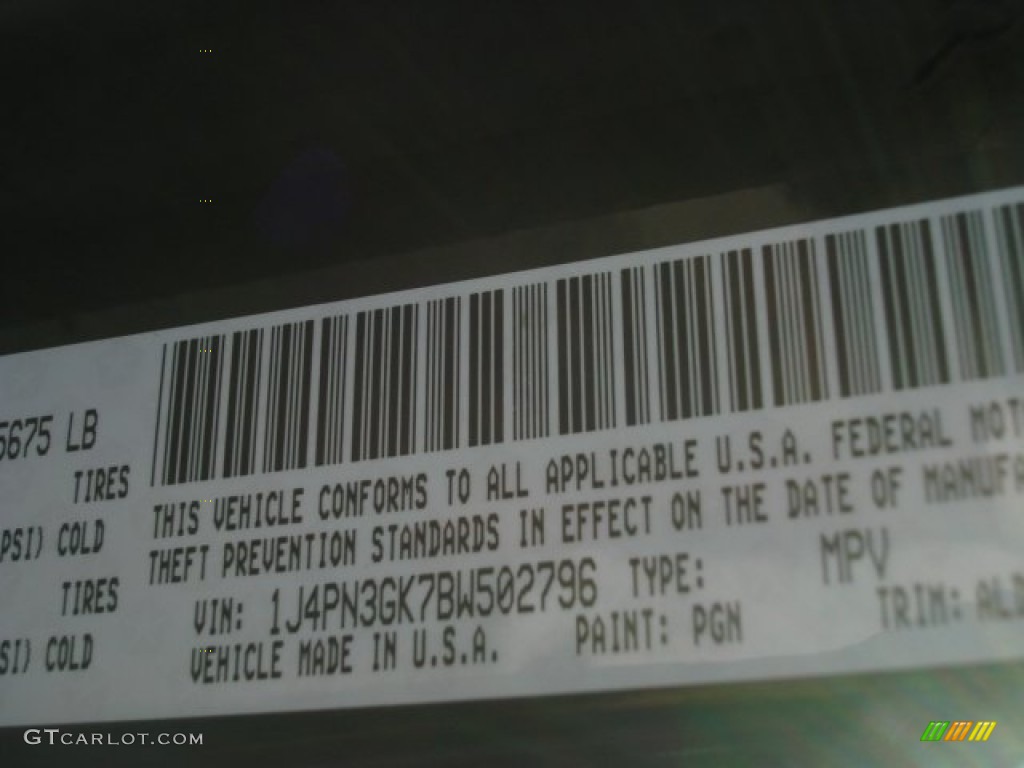 2011 Liberty Renegade 4x4 - Natural Green Metallic / Dark Slate Gray photo #29