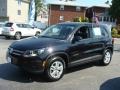 Deep Black Metallic - Tiguan SE Photo No. 3